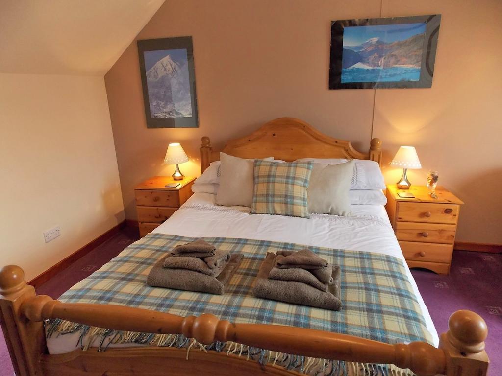Serendipity Bed And Breakfast Dalchreichart ภายนอก รูปภาพ