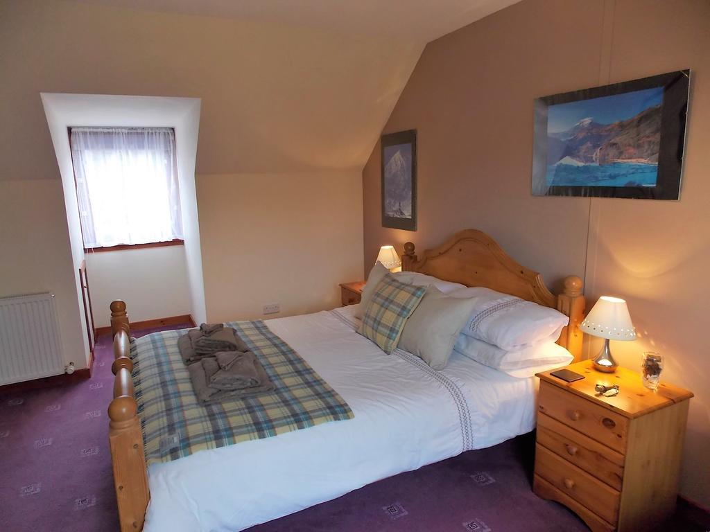 Serendipity Bed And Breakfast Dalchreichart ภายนอก รูปภาพ