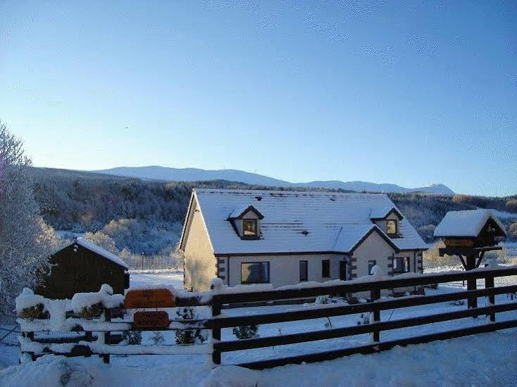 Serendipity Bed And Breakfast Dalchreichart ภายนอก รูปภาพ