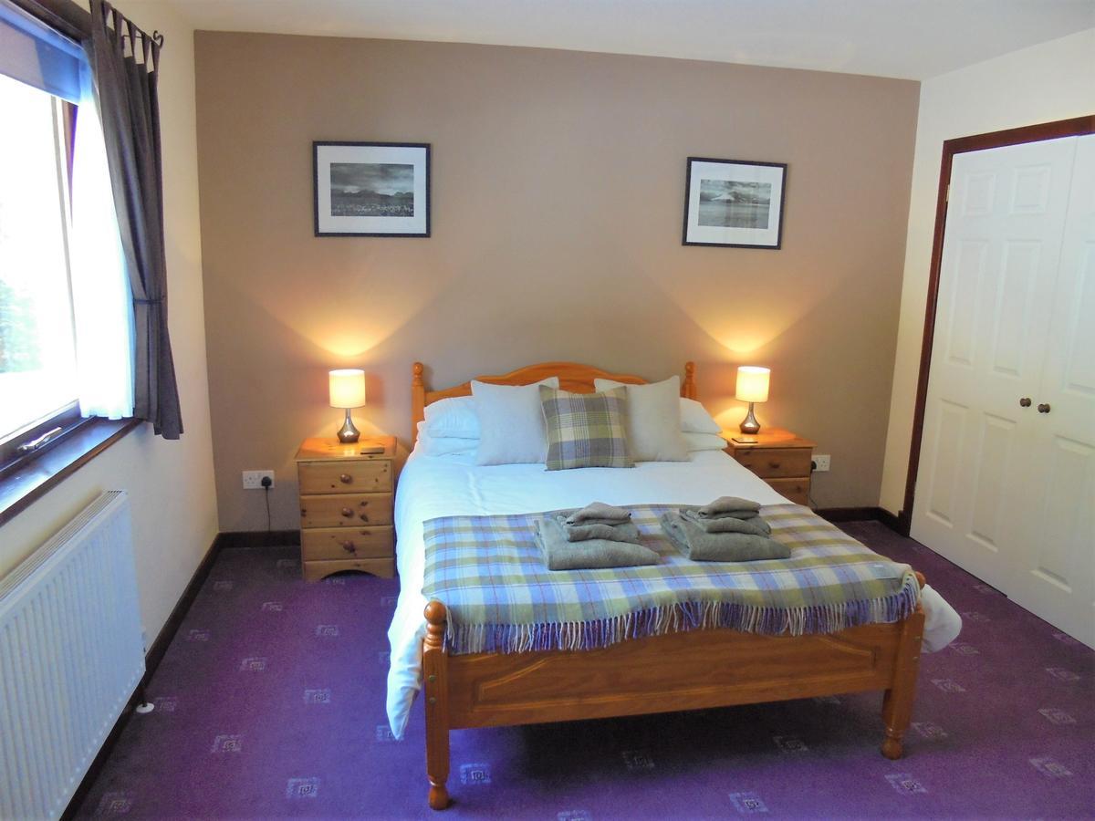 Serendipity Bed And Breakfast Dalchreichart ภายนอก รูปภาพ