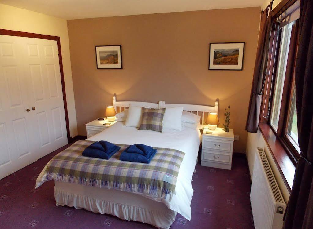 Serendipity Bed And Breakfast Dalchreichart ภายนอก รูปภาพ